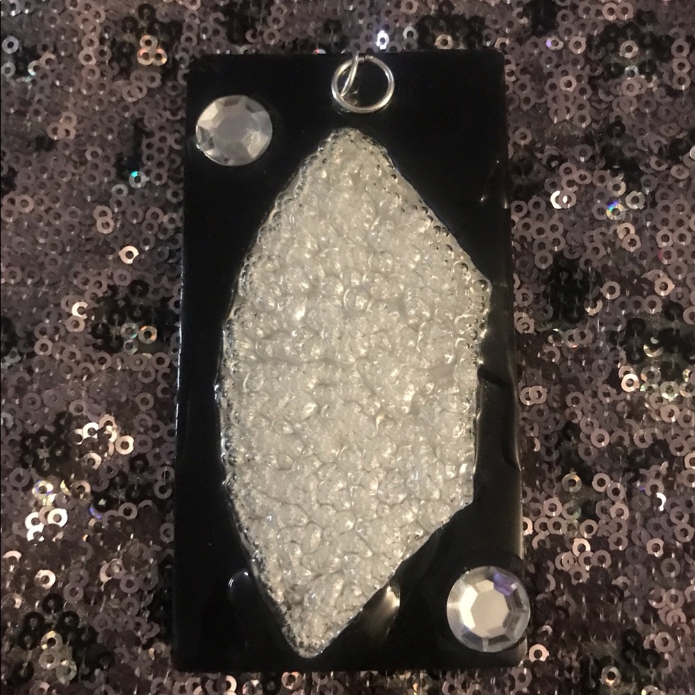 🤍🖤 Necklace Charm 🖤🤍